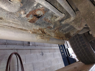Bongo rear heater pipes2.jpg
